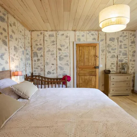 Du Puits Pour 6 * Saint-Estephe (Dordogne)