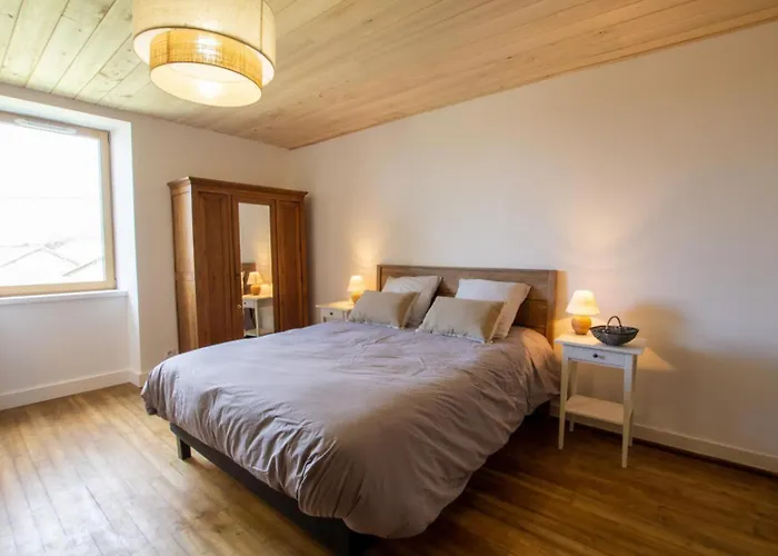 Des Puymerail Pour 6 * Saint-Estephe (Dordogne)