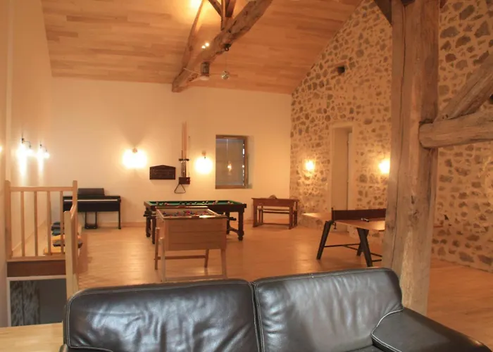 Des Puymerail Pour 6 * Saint-Estephe (Dordogne)